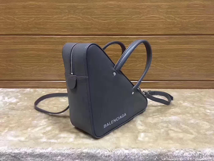 BALENCIAG巴黎世家 17秋冬 爆款三角包 原版進口皮 476975  BL1839